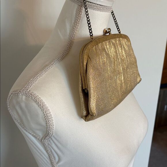 Vintage Gold Evening Clutch with Chain Strap | Kisslock Rhinestone Closure - Picture 5 of 10